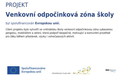 Venkovní odpočinková zóna školy roste před očima